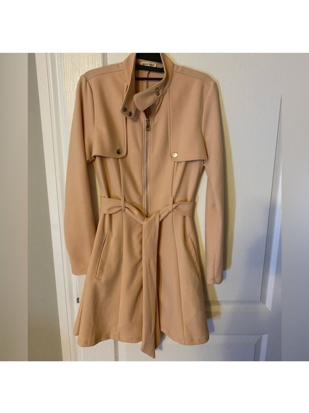 Main Strip Pale Pink Belted Light coat jacket
